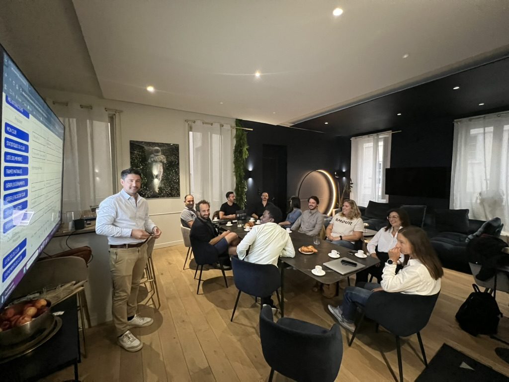 Présentation sur écran géant devant les membres du réseau WinOrWin à la WinHome